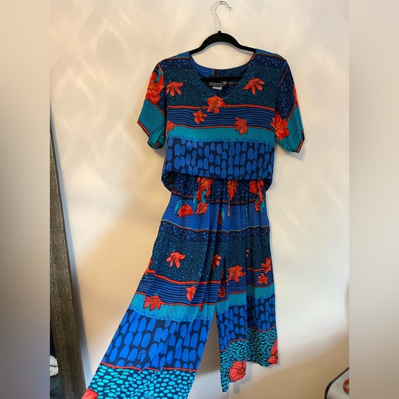 100% silk vintage 2 piece set - wide leg culottes w pockets & short sleeve top - Picture 2 of 15